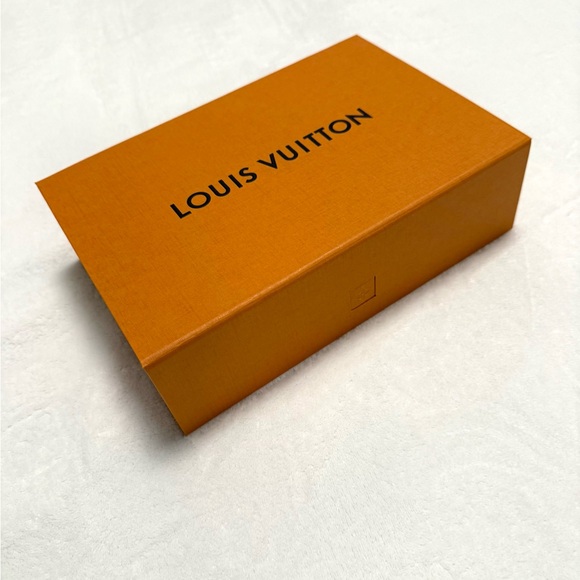 Louis Vuitton Gift Box with Blue Ribbon, Card, Envelope, and Tag - Picture 4 of 8
